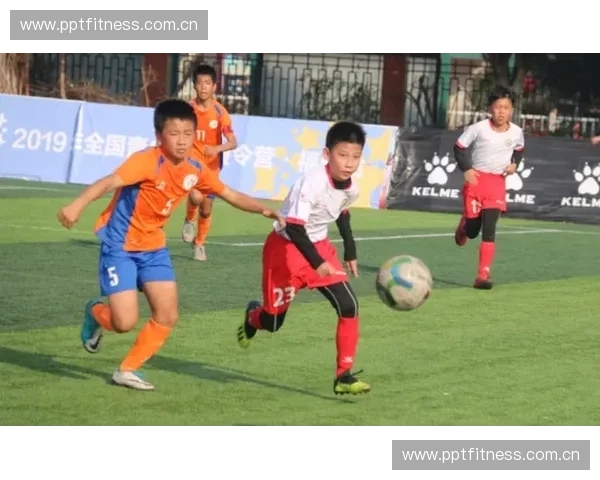 足球精神：团结拼搏与永不言败的力量在绿茵场上闪耀